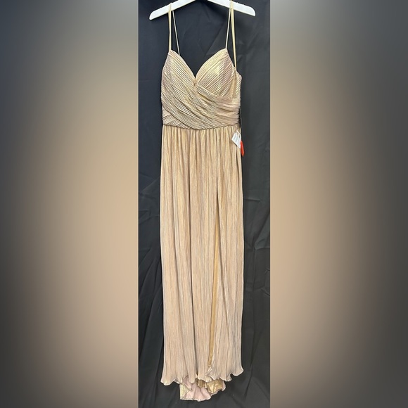 Mac Duggal Size 8 Style #26275 METALLIC RUCHED A LINE GOWN - Picture 4 of 7